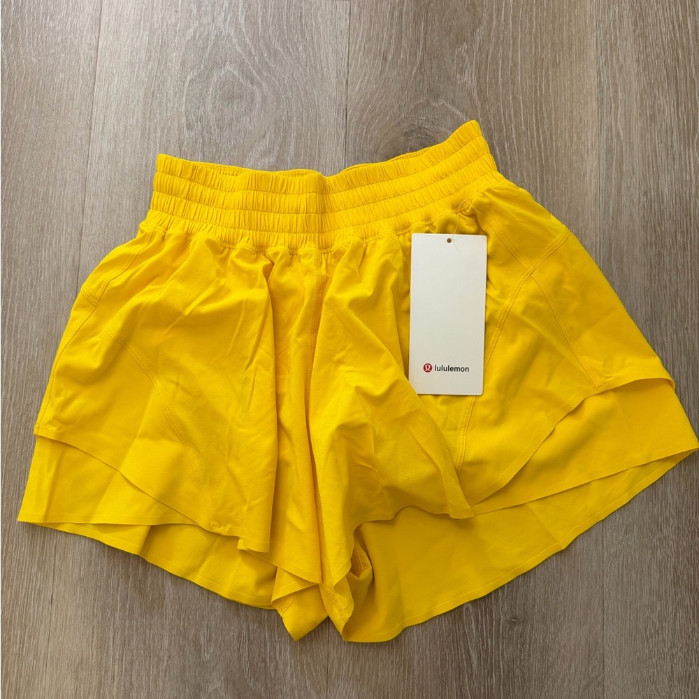 Lululemon shake it out 2.5” shorts